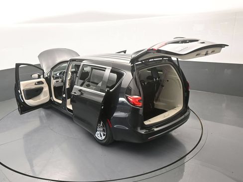 Used 2023 Chrysler Pacifica Touring-L FWD image 64