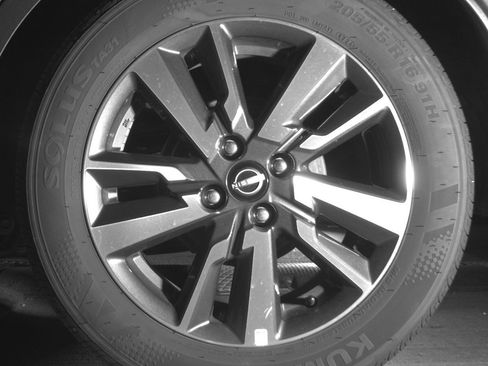 Used 2025 Nissan Versa SV image 14