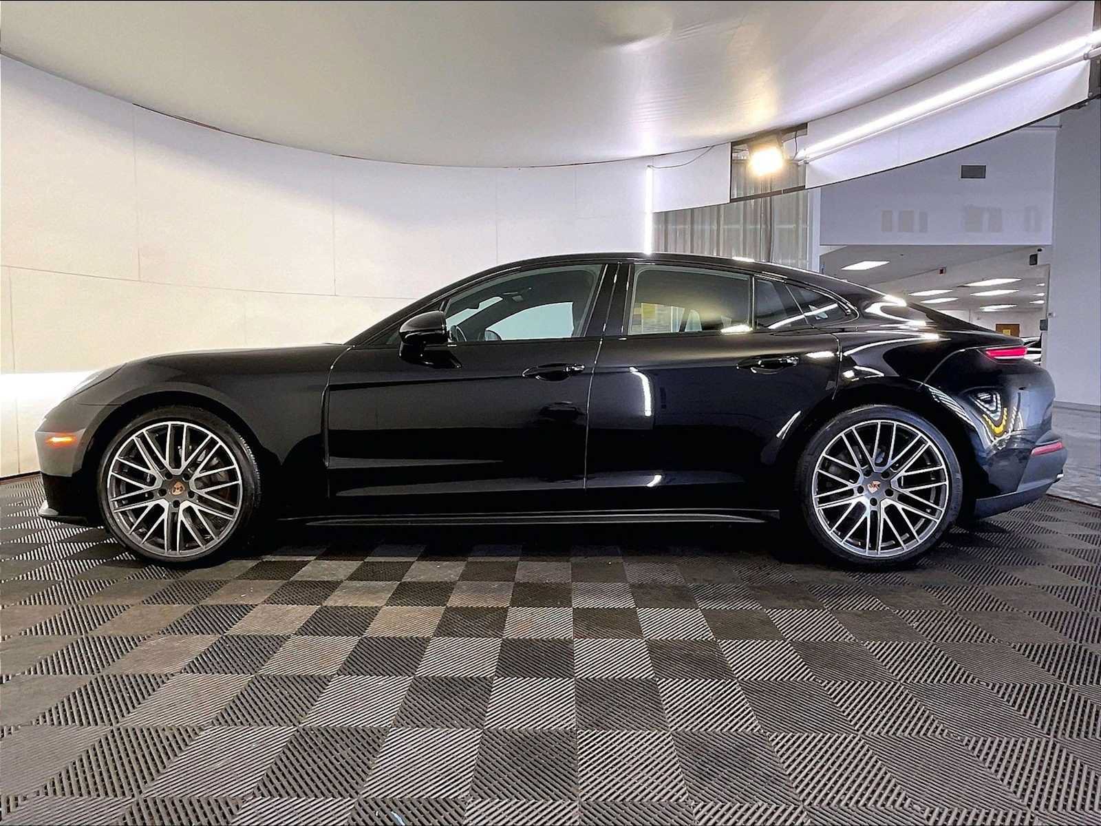 Certified 2026 Porsche Panamera 4 AWD/4WD image 2