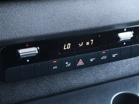 Used 2025 Mercedes-Benz Sprinter 2500 image 34