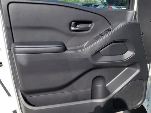 Used 2025 Nissan Frontier S AWD/4WD image 7