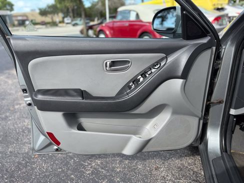 Used 2009 Hyundai Elantra GLS FWD image 30