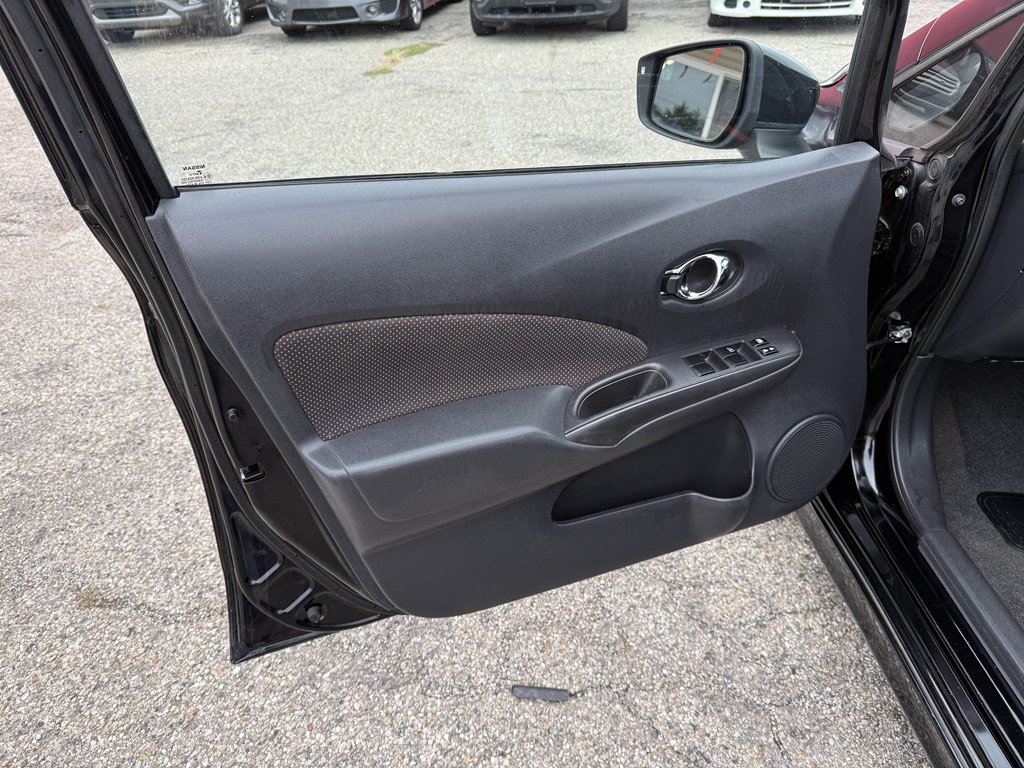 Used 2015 Nissan Versa Note SR w/ SR Tech Package FWD image 11