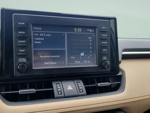 Used 2019 Toyota RAV4 XLE Premium FWD image 14