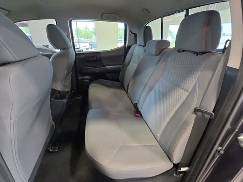 Used 2020 Toyota Tacoma SR AWD/4WD image 31