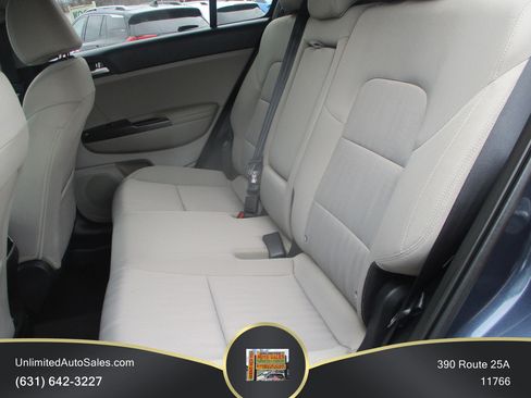 Used 2022 Kia Sportage LX AWD/4WD image 6