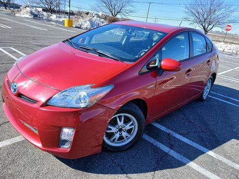 Used 2010 Toyota Prius Five FWD image 2