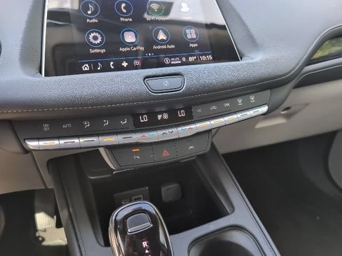 Used 2023 Cadillac XT4 Premium Luxury FWD image 18
