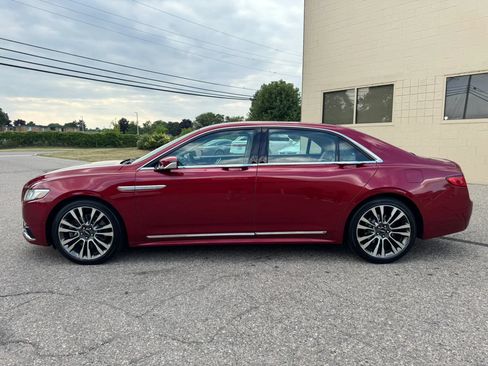 Used 2017 Lincoln Continental Select w/ Technology Package FWD image 37