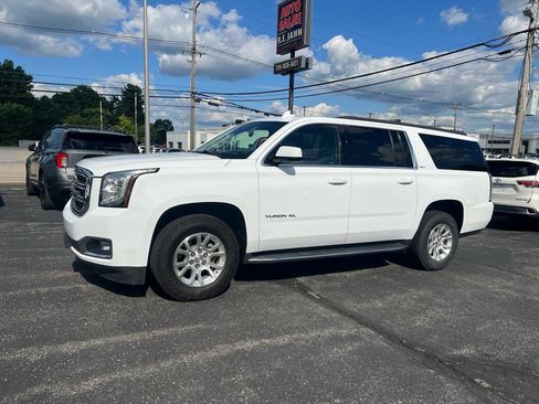 Used 2019 GMC Yukon XL SLT w/ Open Road Package RWD image 1