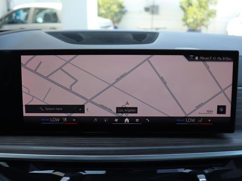 Used 2024 BMW X6 xDrive40i w/ Executive Package image 15