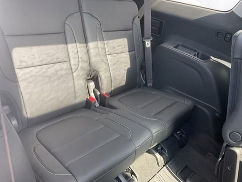 Used 2023 GMC Acadia SLT w/ LPO, Floor Liner Package image 13