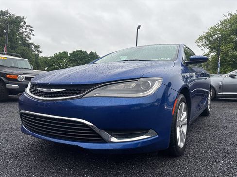 Used 2015 Chrysler 200 Limited w/ Convenience Group FWD image 10