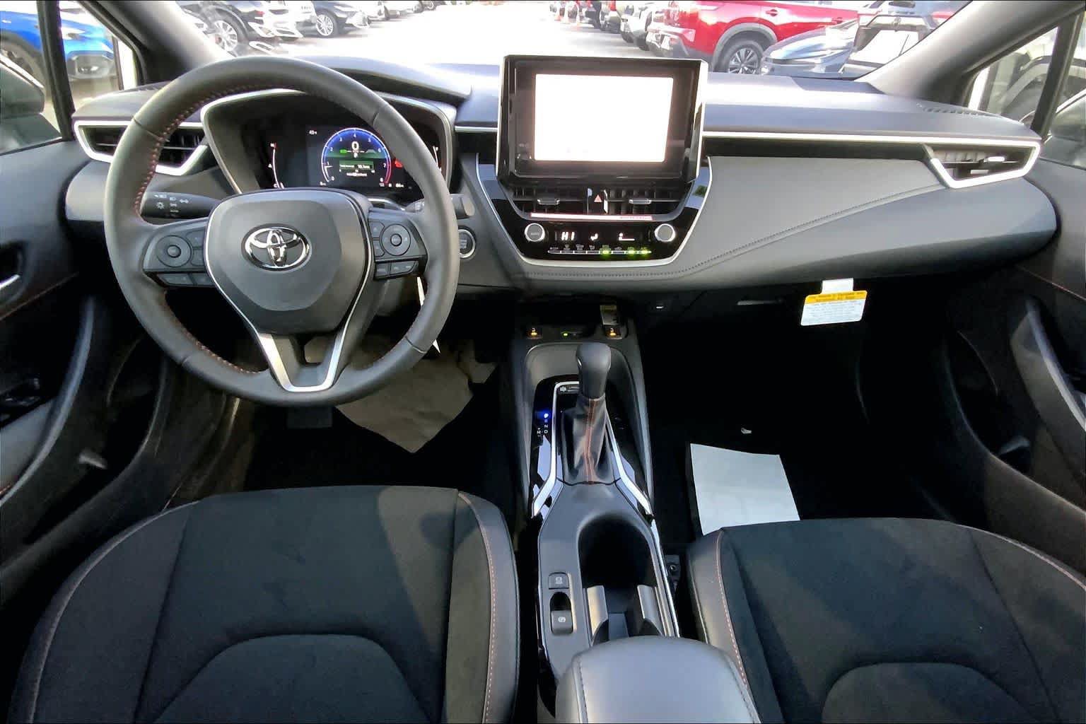 Used 2026 Toyota Corolla SE FWD image 5