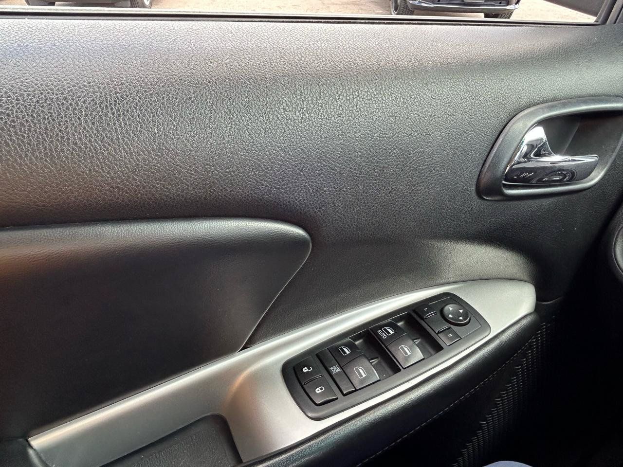 Used 2017 Dodge Journey SXT FWD image 26