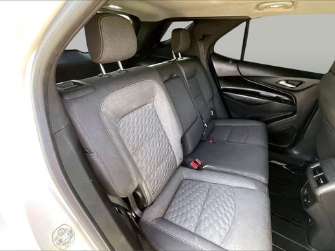 Used 2018 Chevrolet Equinox LT w/ Sun & Infotainment Package FWD image 18