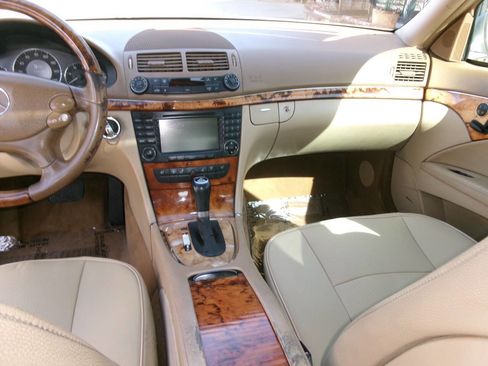 Used 2008 Mercedes-Benz E 320 BlueTEC Sedan image 22
