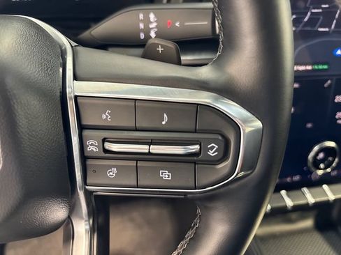 Used 2026 GMC Terrain Elevation w/ Elevation Premium Package FWD image 9
