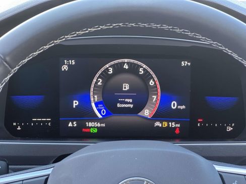 Certified 2022 Volkswagen Tiguan SE w/ Panoramic Sunroof Package image 25