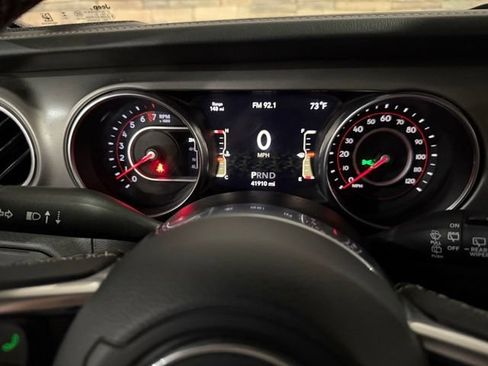 Used 2019 Jeep Wrangler Unlimited Rubicon w/ Dual Top Group AWD/4WD image 15