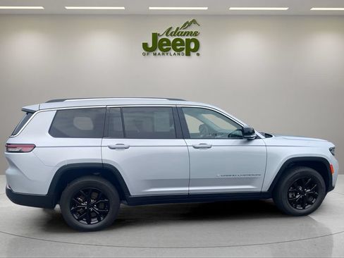 Used 2023 Jeep Grand Cherokee L Limited w/ Luxury Tech Group II AWD/4WD image 13