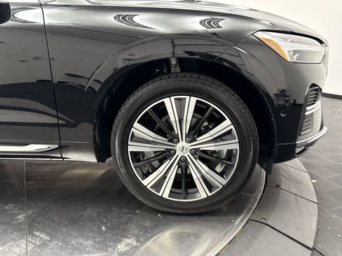 Used 2023 Volvo XC60 B5 Plus AWD/4WD image 8