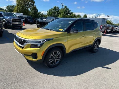 Used 2022 Kia Seltos S AWD/4WD image 2