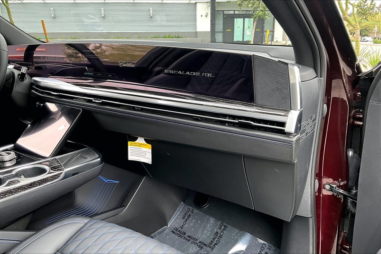 New 2026 Cadillac Escalade IQL Luxury w/ LPO, Floor Liner Package AWD/4WD image 33