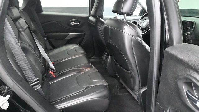 Used 2019 Jeep Cherokee Limited AWD/4WD image 11