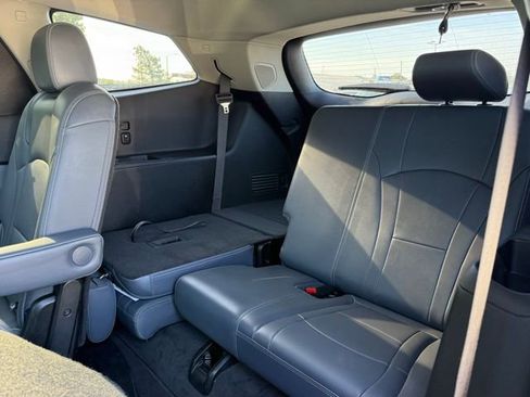 Used 2021 Buick Enclave Essence w/ Sound and Sites Package image 6