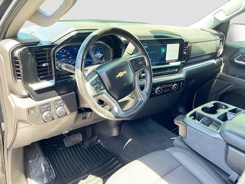 Used 2024 Chevrolet Silverado 1500 LT AWD/4WD image 9