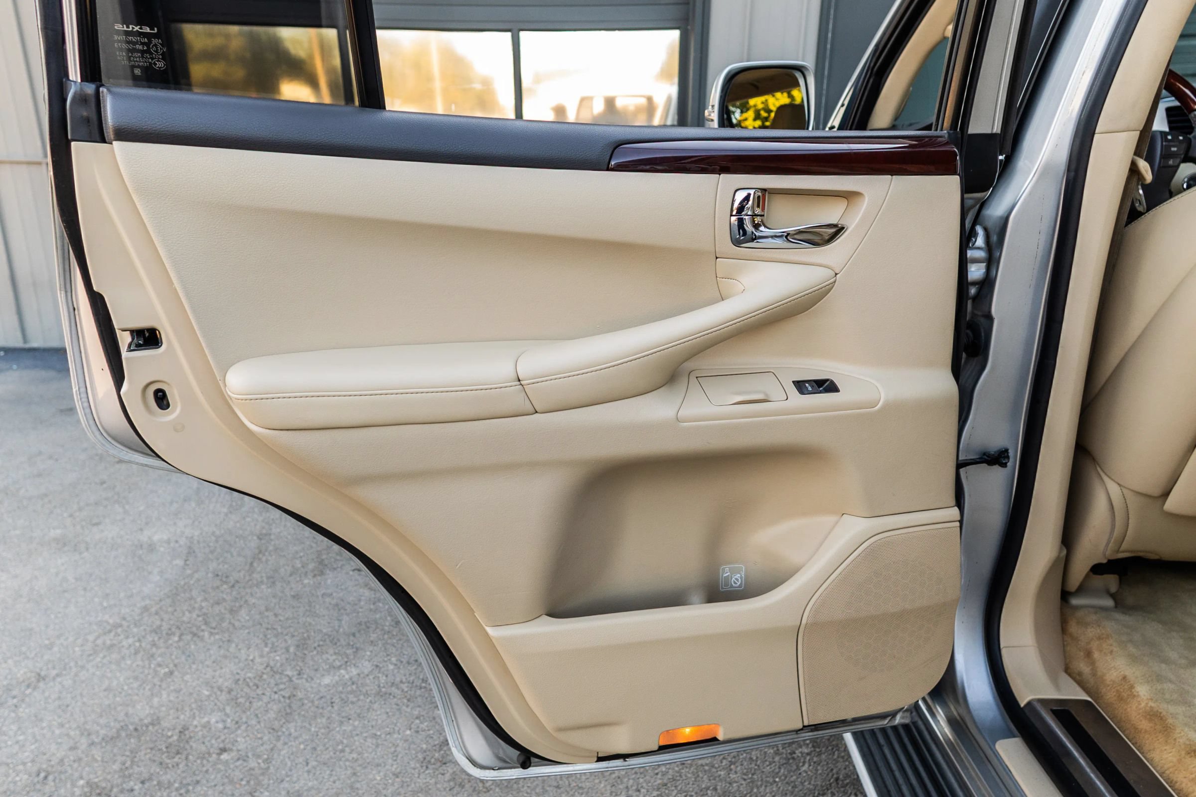 Used 2013 Lexus LX 570 4WD image 30