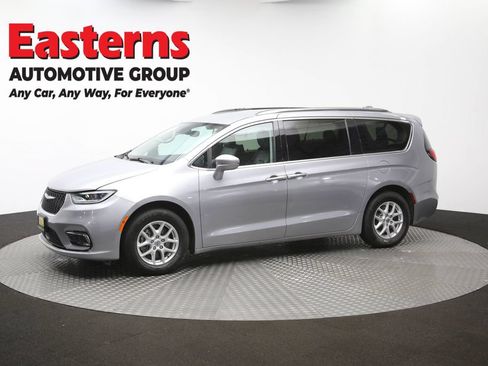 Used 2021 Chrysler Pacifica Touring-L FWD image 60