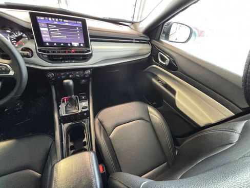 Used 2025 Jeep Compass Limited image 36