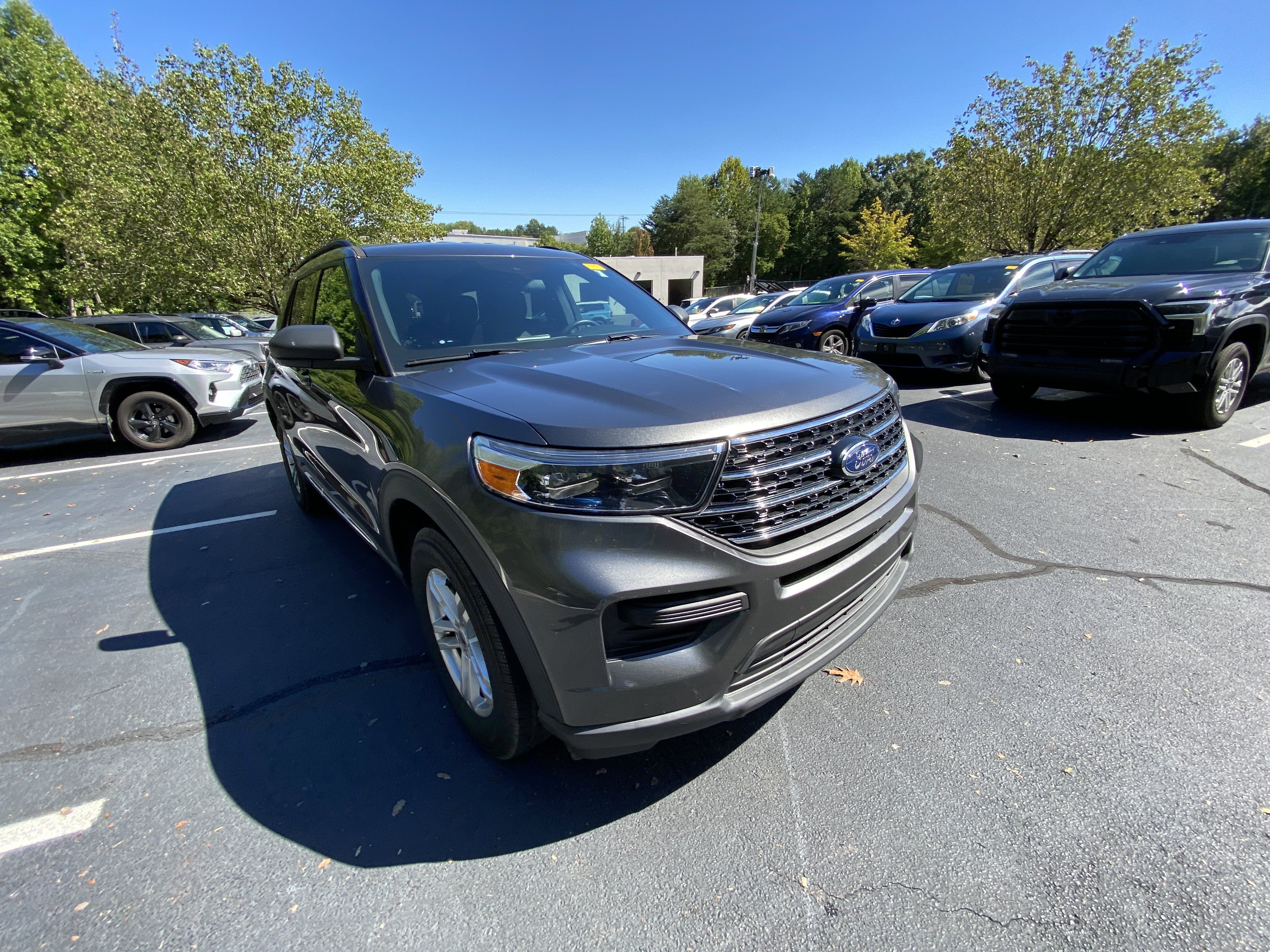 Used 2020 Ford Explorer XLT w/ Class III Trailer Tow Package AWD/4WD image 16
