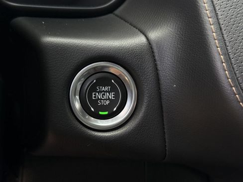 Used 2023 GMC Yukon XL AT4 w/ AT4 Premium Package AWD/4WD image 21