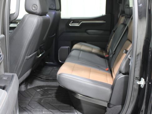 Used 2025 Chevrolet Silverado 1500 High Country image 26