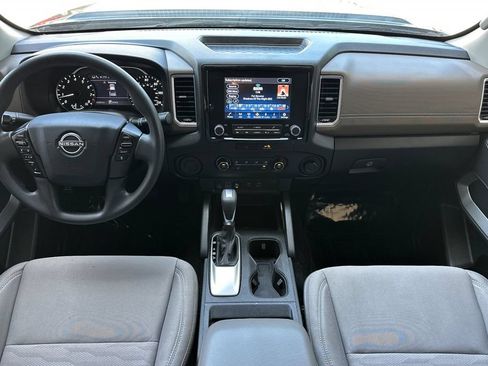 Used 2022 Nissan Frontier SV w/ Technology Package RWD image 13