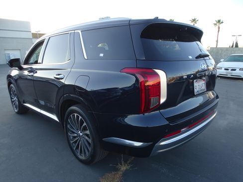 Used 2024 Hyundai Palisade Calligraphy image 4