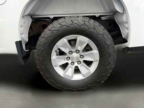 Used 2024 Chevrolet Silverado 1500 LT AWD/4WD image 40