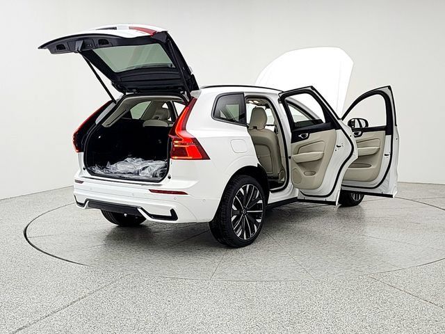 New 2026 Volvo XC60 T8 Ultra w/ Protection Package Premier AWD/4WD image 11