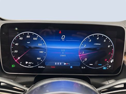 Used 2025 Mercedes-Benz GLC 300 4MATIC image 18