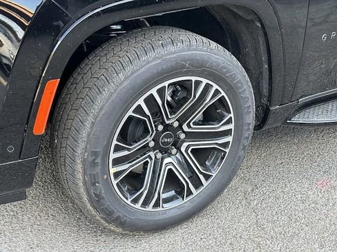 New 2026 Jeep Grand Wagoneer 4WD image 7