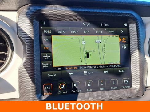 Used 2021 Jeep Wrangler Unlimited Islander image 15