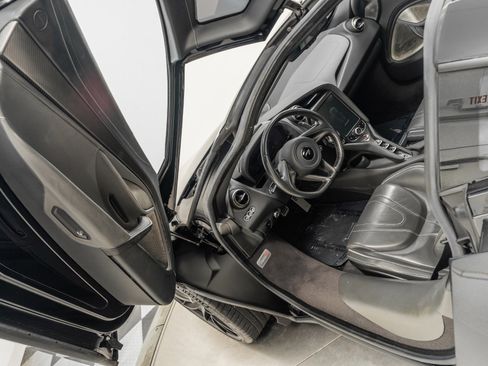 Used 2019 McLaren 720S Luxury image 22