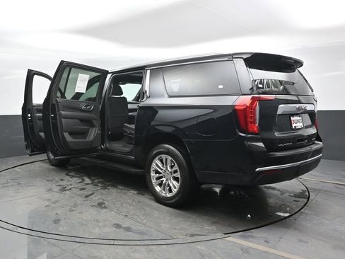Used 2023 GMC Yukon XL SLT image 48
