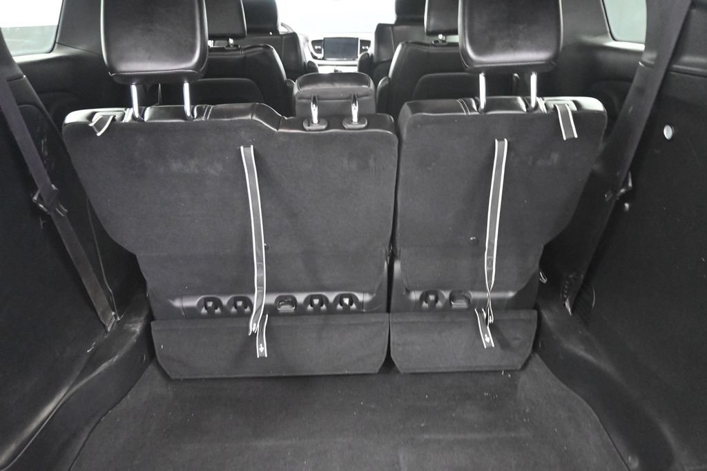 Used 2025 Chrysler Pacifica Select FWD image 12