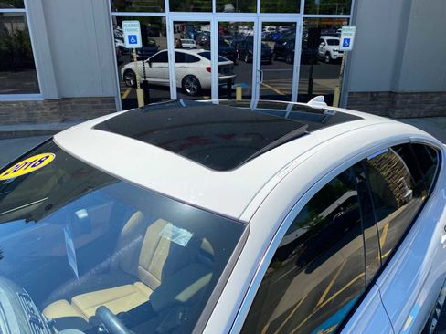 Used 2018 BMW 330i Gran Turismo xDrive AWD/4WD image 5