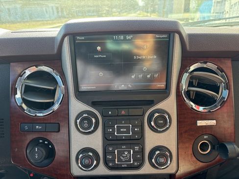 Used 2014 Ford F250 King Ranch w/ King Ranch w/Chrome Package image 11