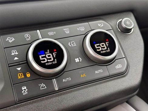 Used 2025 Land Rover Defender 110 V8 image 25